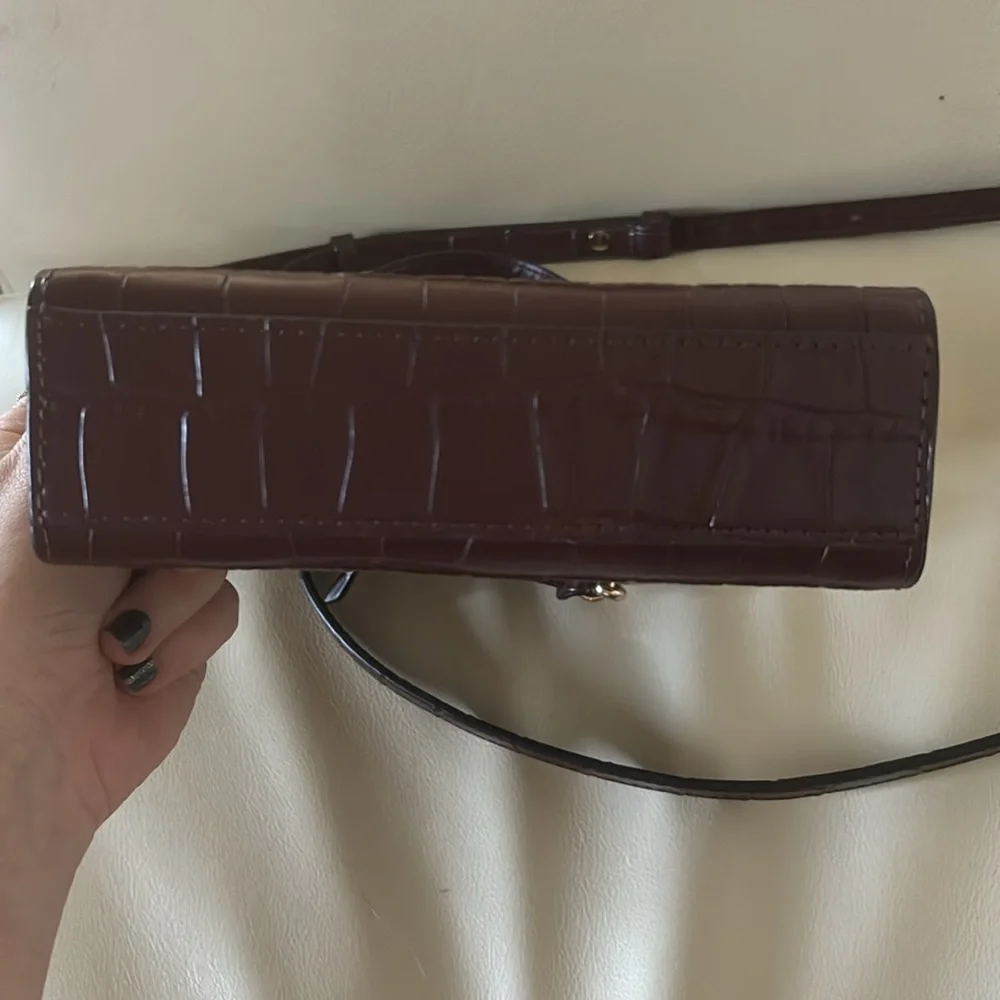 Marc Jacobs Micro Leather Burgundy Embossed Crocodile Crossbody - Picture 5 of 9